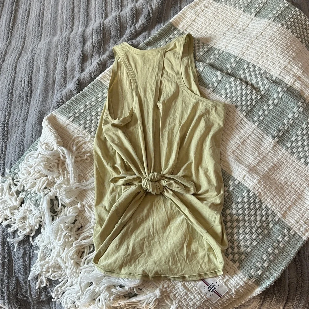 Women’s Lululemon tank top